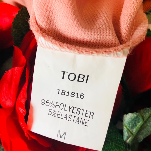 🌹TOBI Cut Out Dress🌹 - Picture 4 of 7